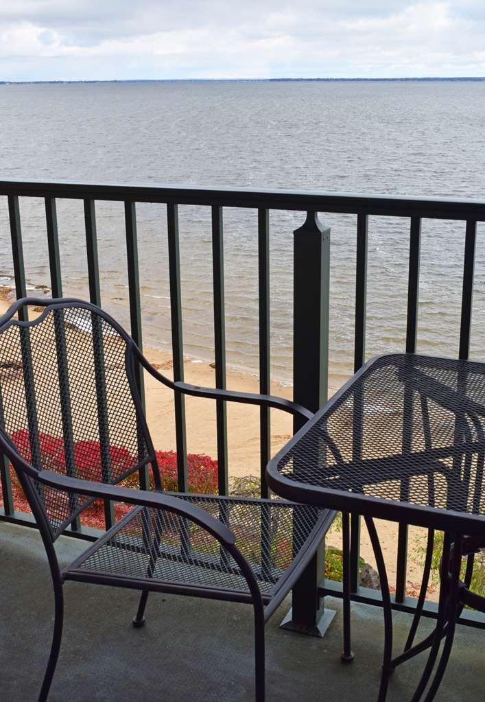 Beachfront Hotel Houghton Lake Servis gambar